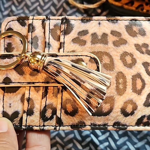 Leopard print card holders - Picture 4 of 5